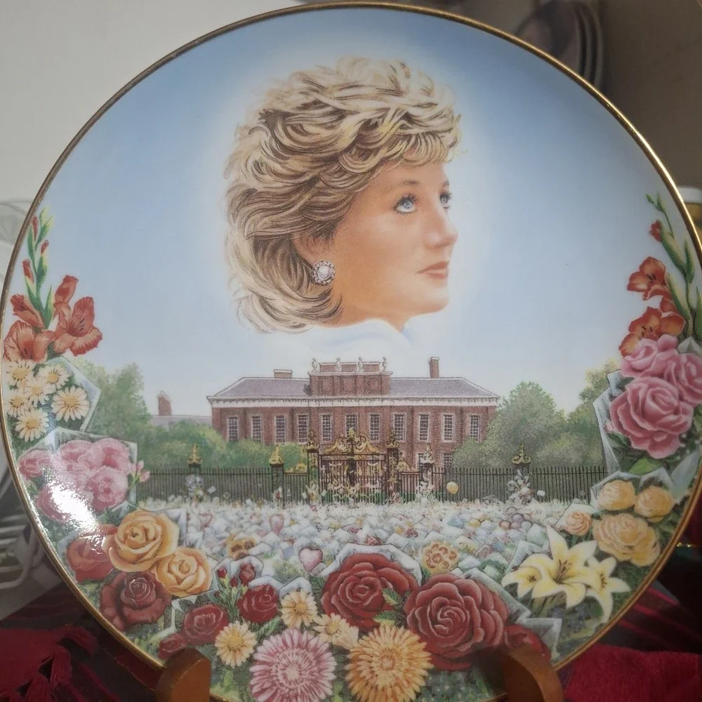 Staffordshire Princess Diana ASea ofFlowers Commemorative Plate KensingtonPalace